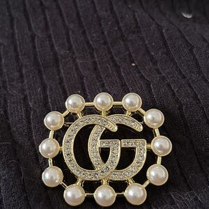 Gold and Pearl Brooch